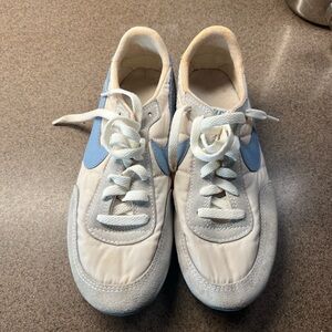 Vintage authentic Nikes - women’s 7.5 - blue and white